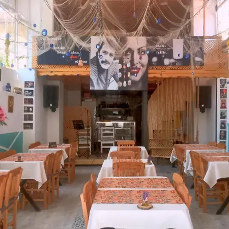 홈스테이 Mavi Ege Butik Otel 세페리히사르